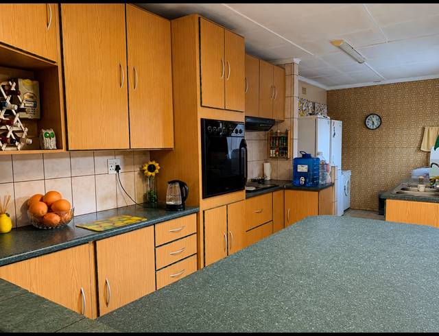 4 BEDROOM FREEHOLD FOR SALE IN VANDERBIJLPARK CE 2